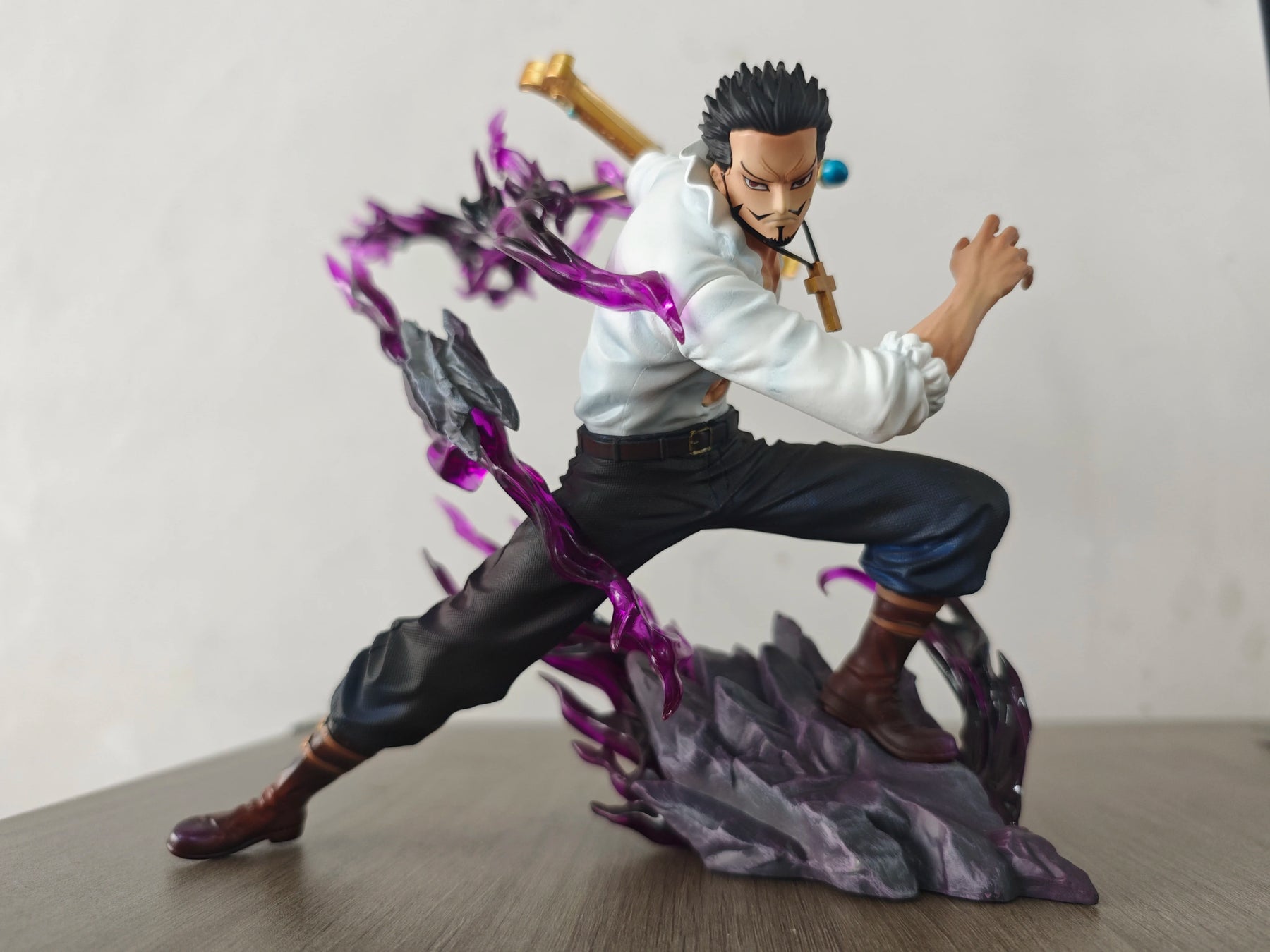 Dracule Mihawk 23cm  – Olhos de Gavião: Edição Lâmina Negra