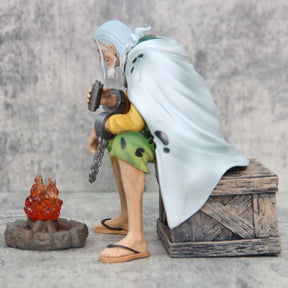 Silvers Rayleigh – Rei das Trevas 15cm (One Piece)