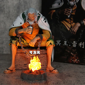 Silvers Rayleigh – Rei das Trevas 15cm (One Piece)
