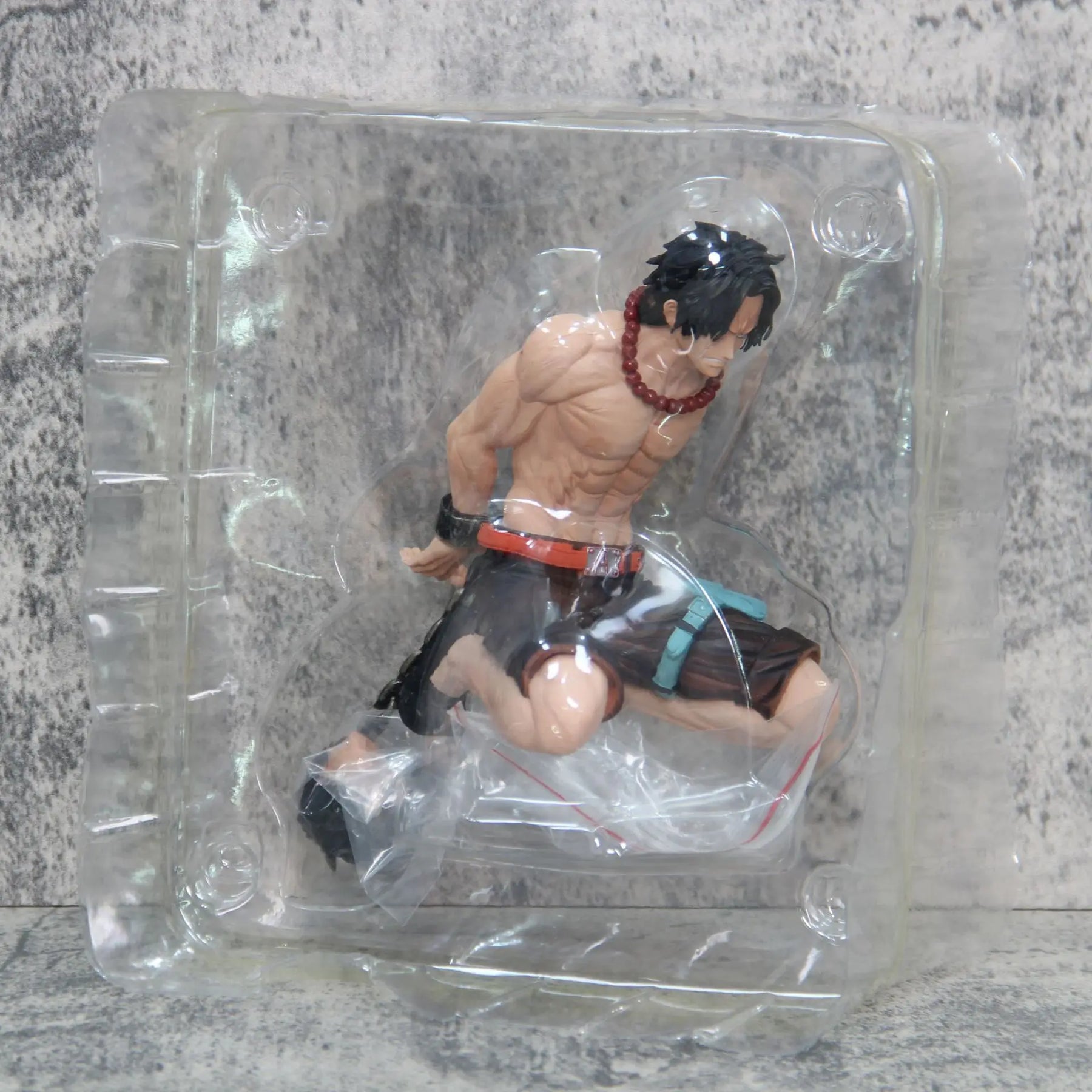 Portgas D. Ace 13cm  – Punho de Fogo