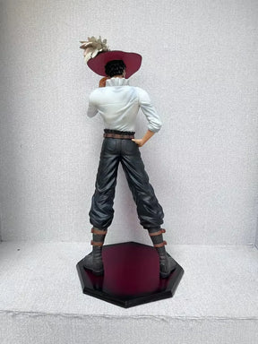 Dracule Mihawk – O Imperador da Lâmina Negra