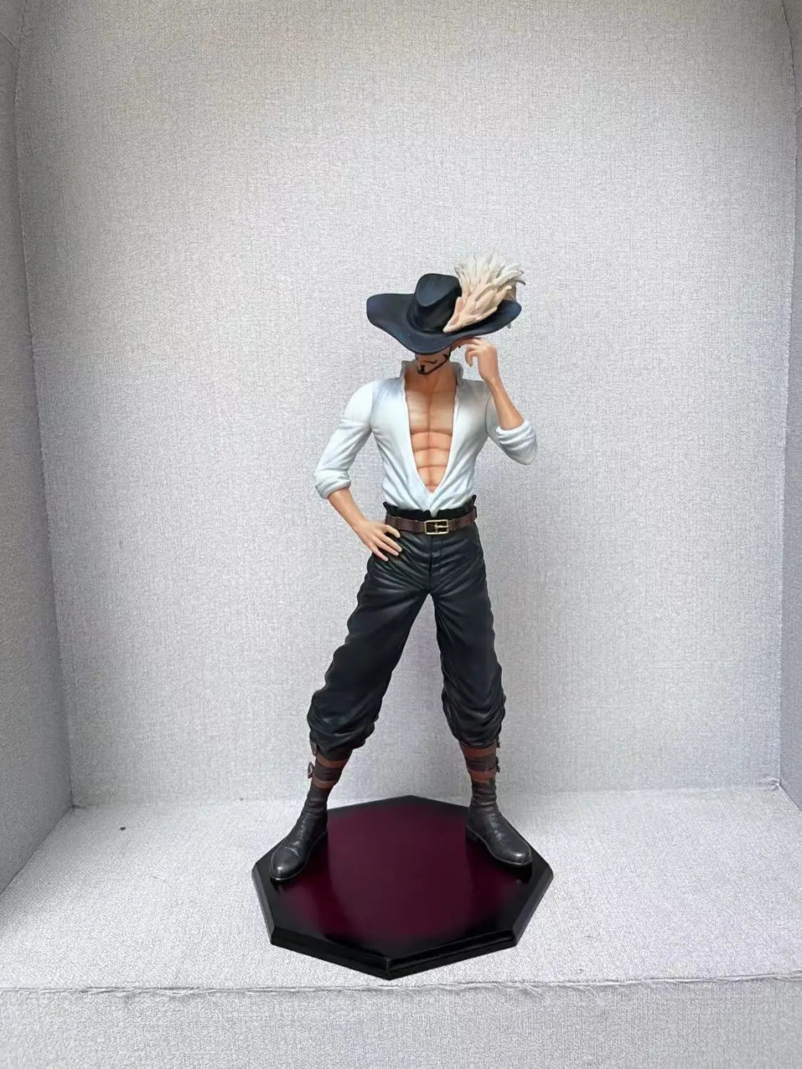 Dracule Mihawk – O Imperador da Lâmina Negra