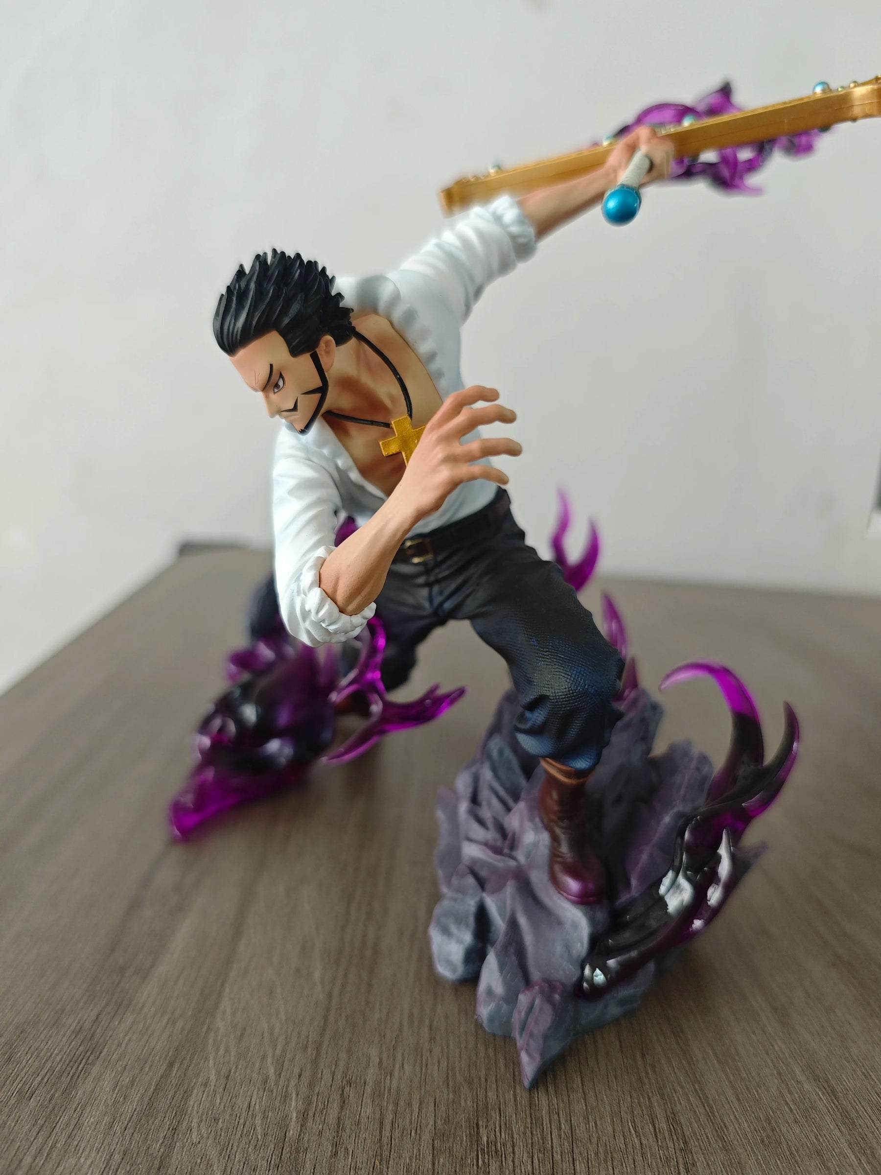 Dracule Mihawk 23cm  – Olhos de Gavião: Edição Lâmina Negra