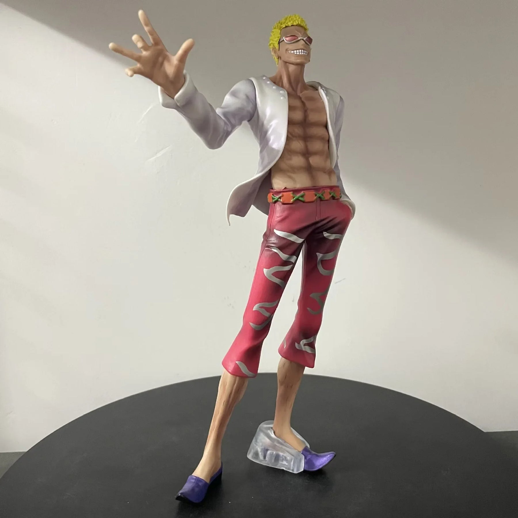Donquixote Doflamingo – Rei de Dressrosa 29cm (One Piece)